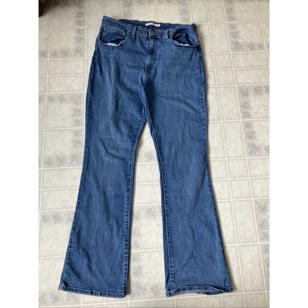 Levi's Premium Women's Boot Cut size 
33